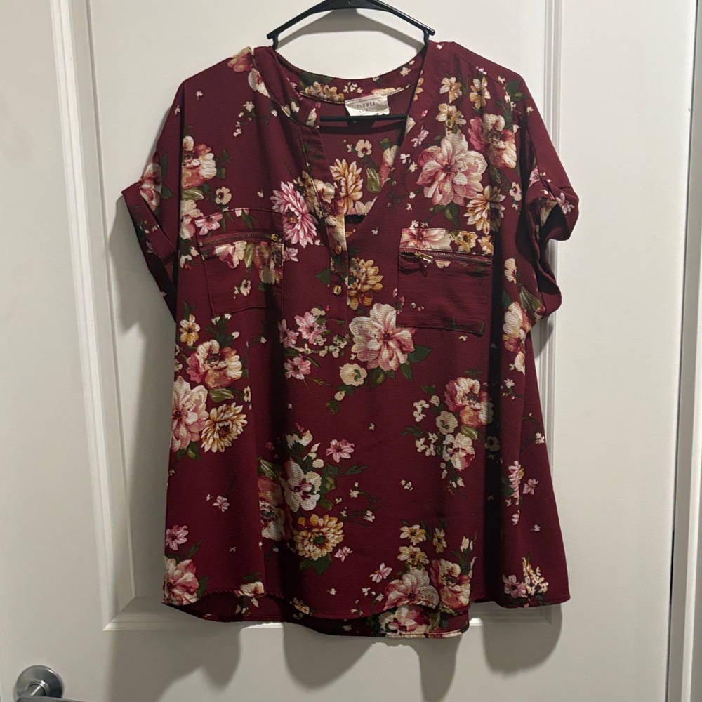 Floral V-Neck Short Sleeve Blouse in Burgundy